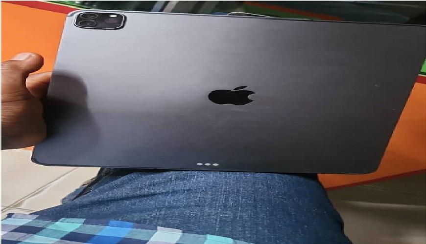 iPad Pro 12.9 (2017) 256GB – Space Gray – (Wi-Fi + 4G)-Foreign used